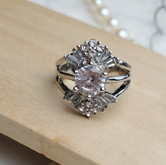 💫 Sterling silver Stunning Ring size 6 - Picture 9 of 9